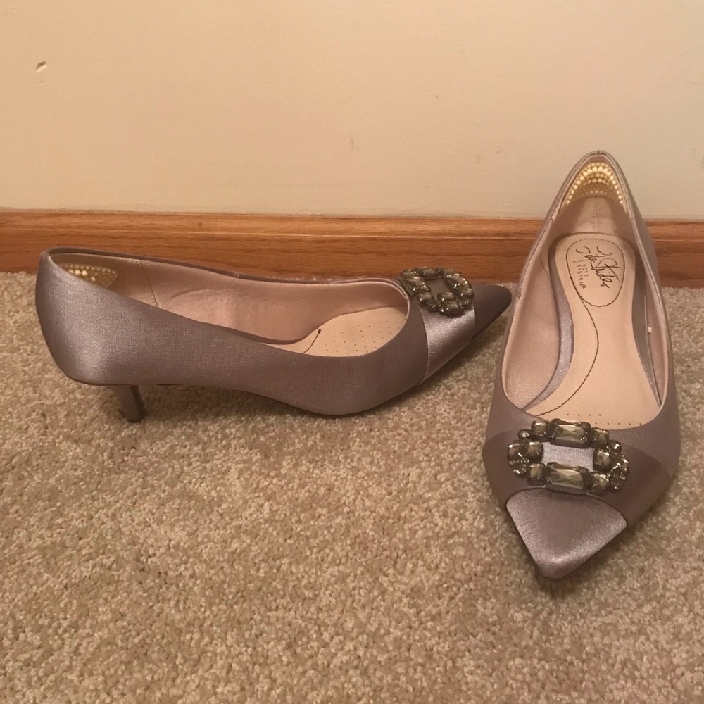 Grey silk like fabric with stone buckle